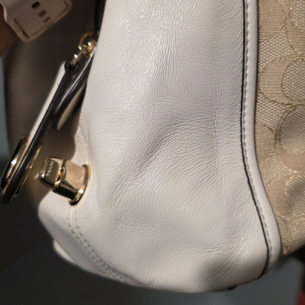 Coach Edie 31 Shoulder Bag Signature Jacquard/Cream Leather - Picture 8 of 9